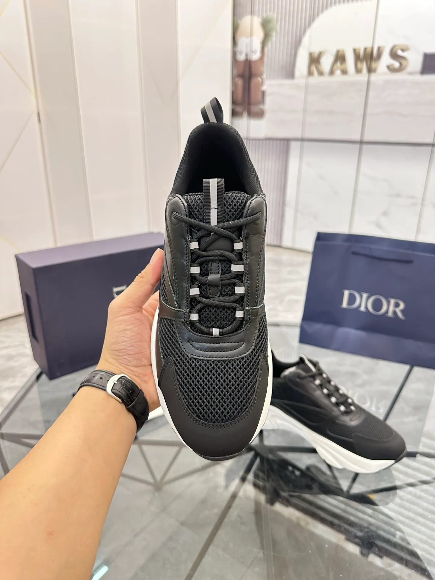 Men's shoes: 💰P460¥ Ready in Guangzhou, fully packaged Product trademark: Dior* "Dior*" low-top casual shoes Regular size: 38-46 (can be customized to 47) B22 Product materials: imported cowhide leather upper spliced ​​with original fabric, breathable lining, original outsole. Number: 920